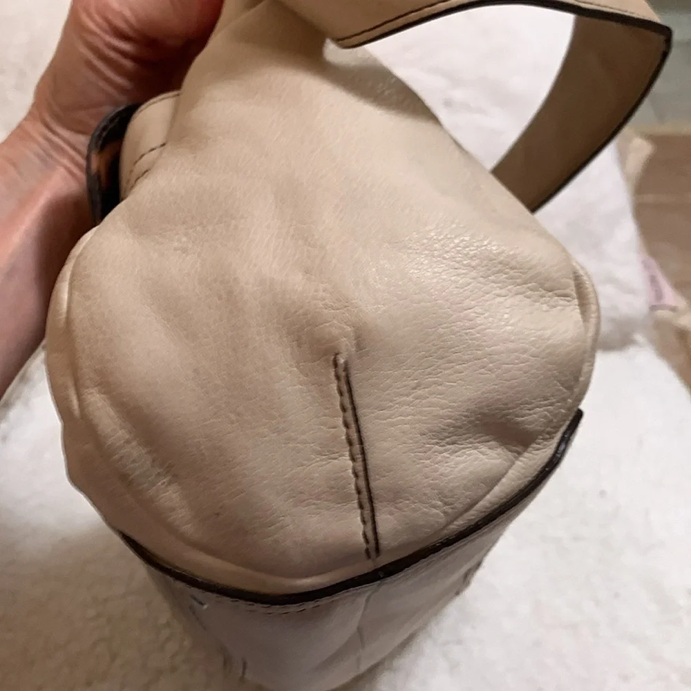 B Makowsky hobo off white/cream